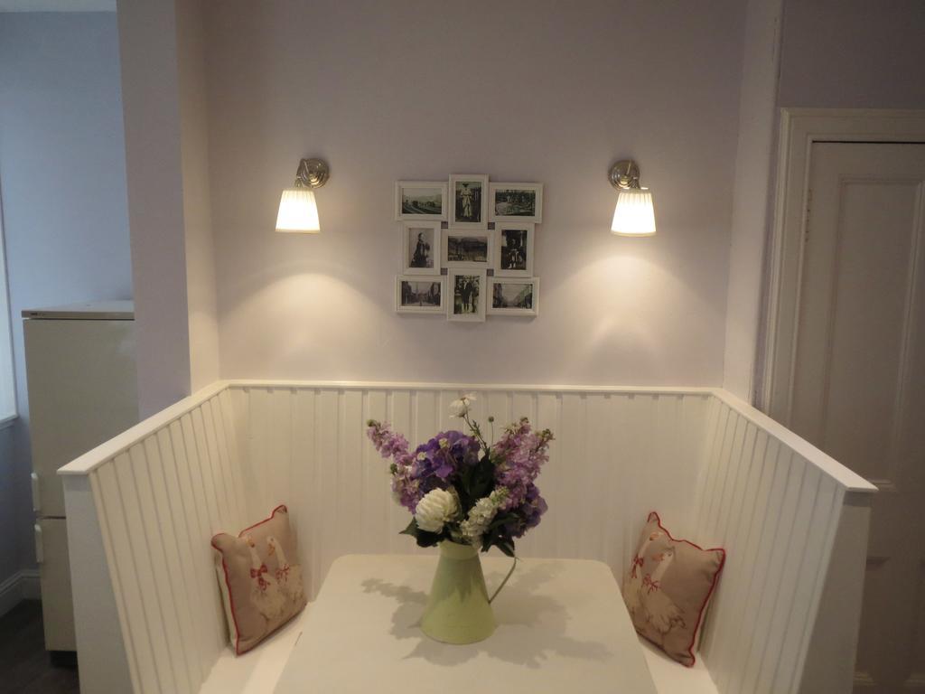 Three Oban Apartment Room photo
